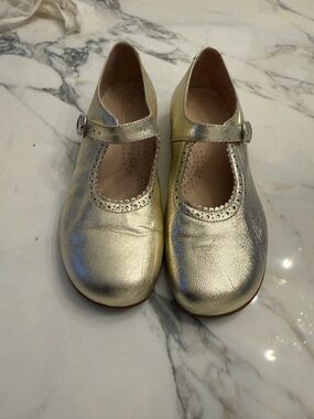 Girls Metallic Gold Mary Jane Dress Shoes with Buckle Strap
